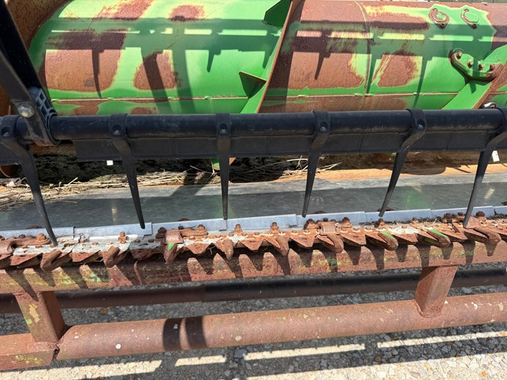 john-deere-630f-image-26