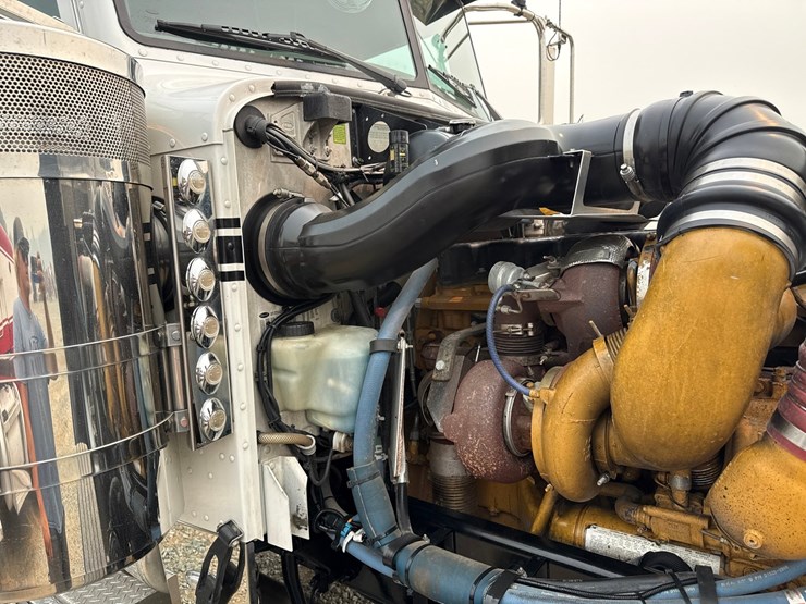 2007-peterbilt-379-image-25