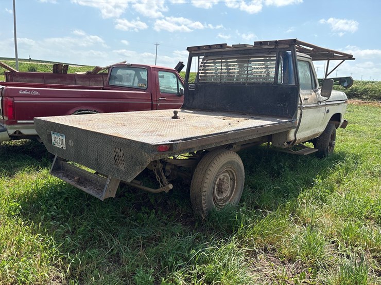 1976-ford-f250-image-3