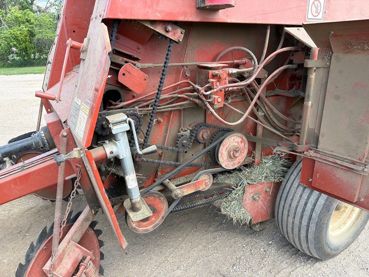 hesston-555t-image-25
