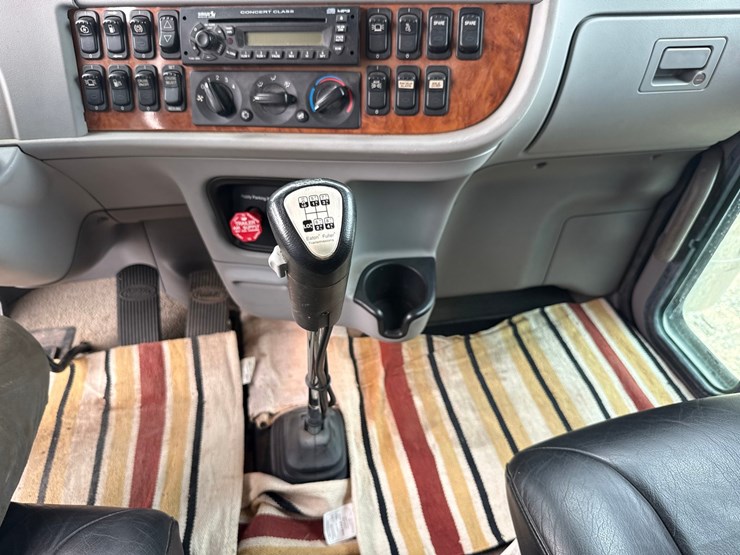 2007-peterbilt-379-image-66