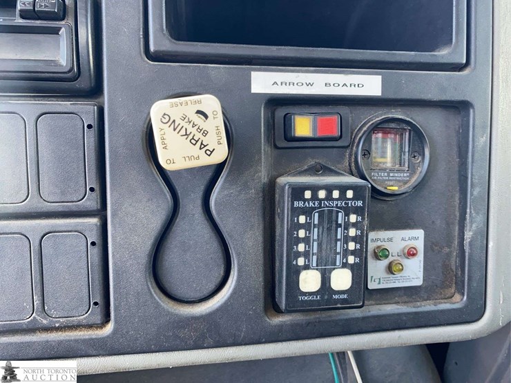 2010-international-durastar-4300-image-15
