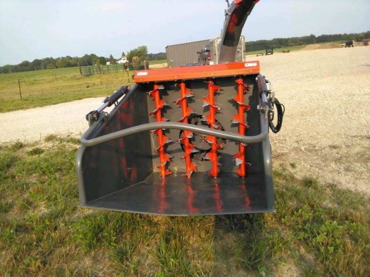 2023-mini-straw-master-smmi-4-bale-chopper-spreader-w/skid-loader-mounting-plate---like-new-image-8