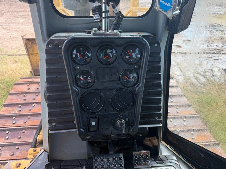 2005-caterpillar-d5g-image-66