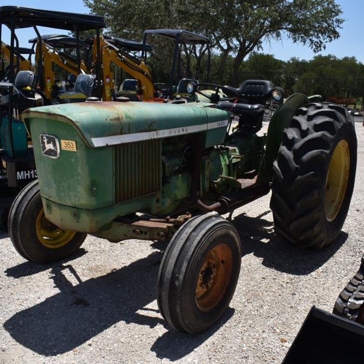 JOHN DEERE 1530
