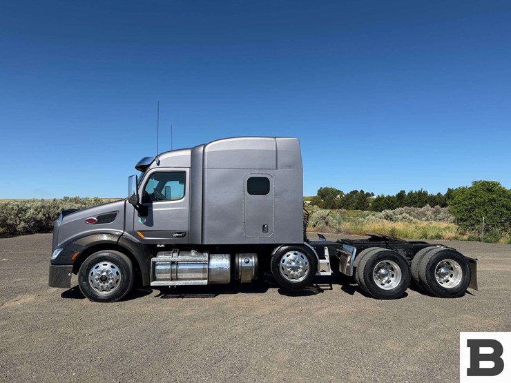 2016-peterbilt-579-image-2