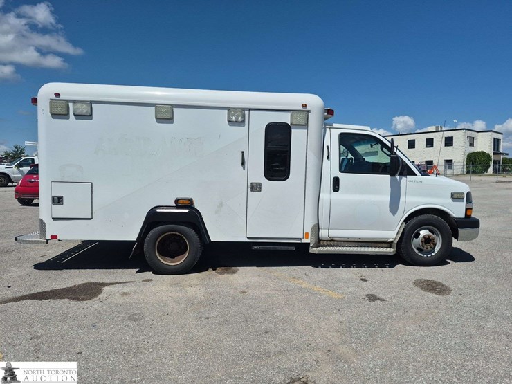 2017-chevrolet-express-s/a-cube-van-image-4