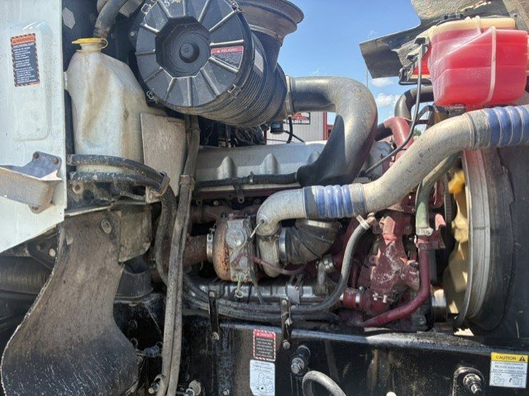 2014-mack-chu613-daycab-truck-image-8
