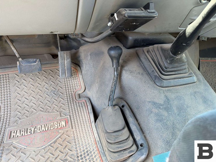 2002-ford-f550-image-31