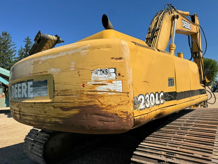 deere-230-lc-image-18