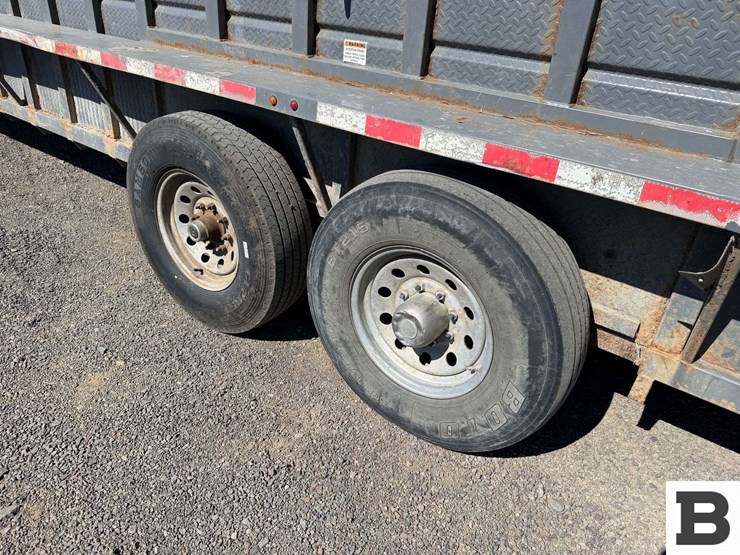 2015-c&b-quality-mavgnst24-14k-str-stock-trailer-image-21
