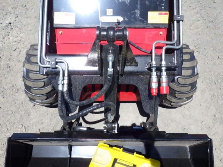 2026-sdlool-323tz-skid-steer-loader-image-6