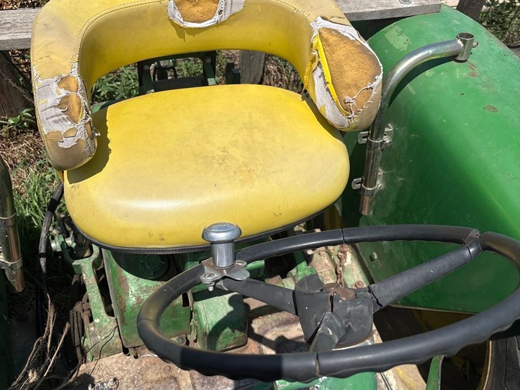 john-deere-3020-image-32