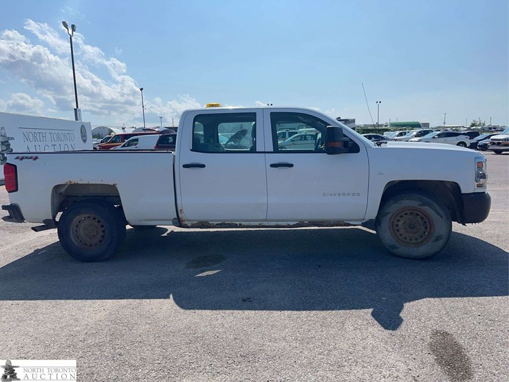 2017-chevrolet-silverado-1500-image-4