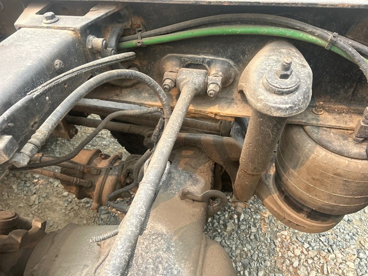 2005-caterpillar-c13-image-21