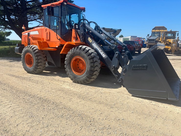 2013-doosan-dl250tc-image-5