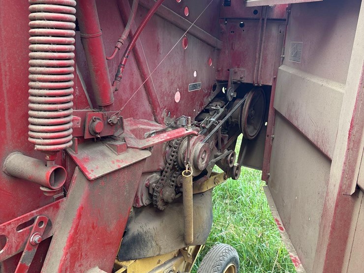 new-holland-660-image-28