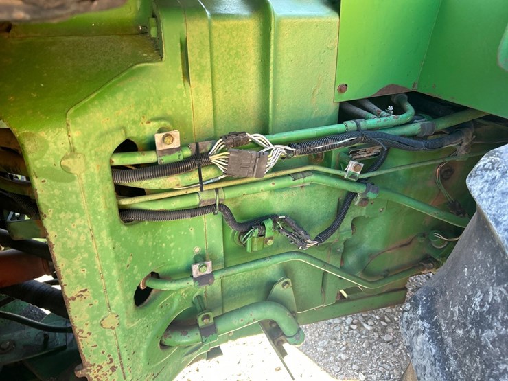 john-deere-8450-image-19