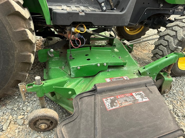 2014-john-deere-2025r-image-36