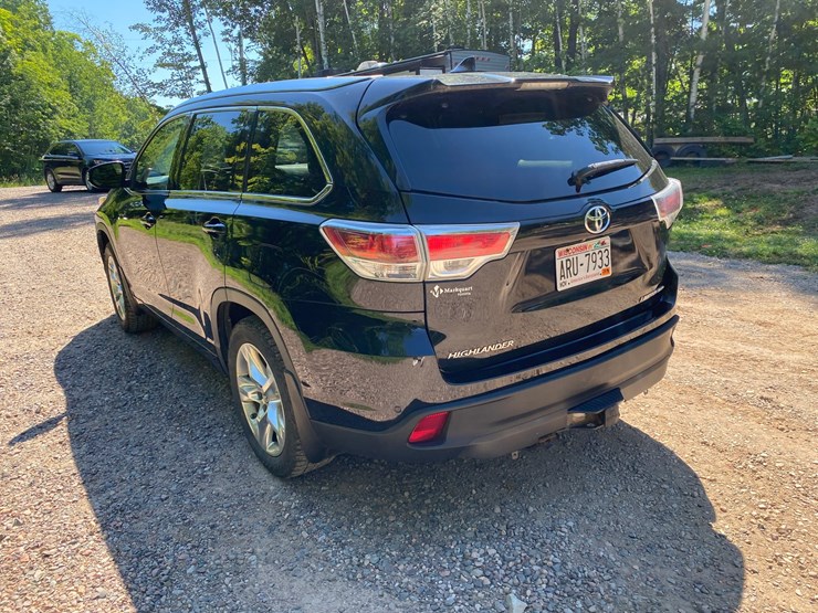 2016-toyota-highlander-image-7