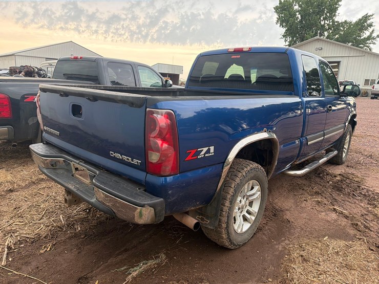 2003-chevrolet-k1500-image-6