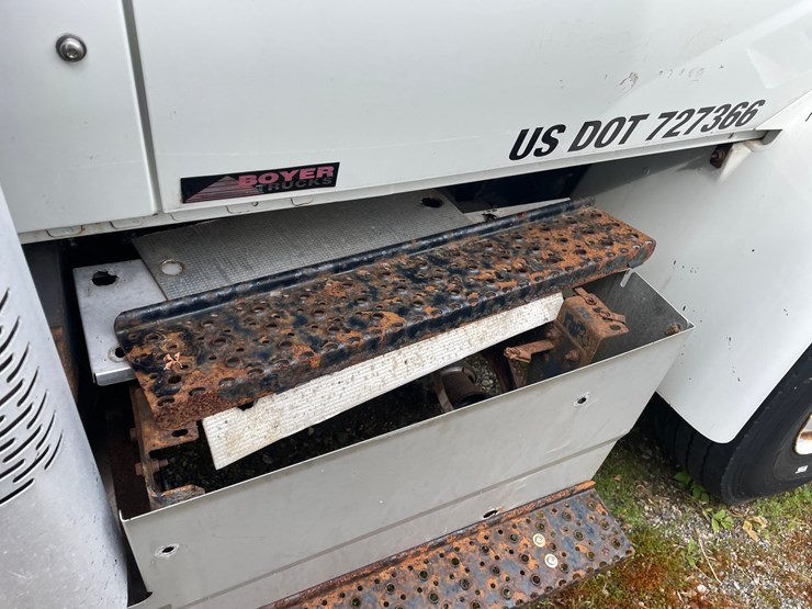 2016-international-durastar-4400-image-22
