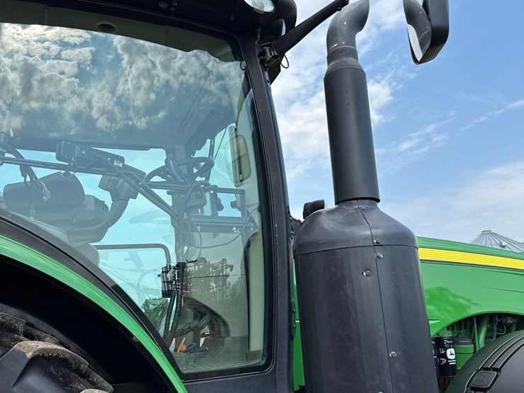 2013-john-deere-8235r-image-11