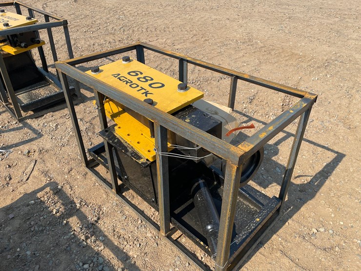 #18340-•-unused-2026-agt-skid-steer-breaker-attachment-(princeton,-mn)-image-2