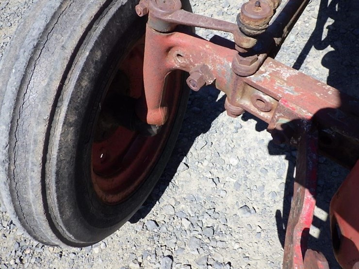 massey-ferguson-mf35-tractor-image-13