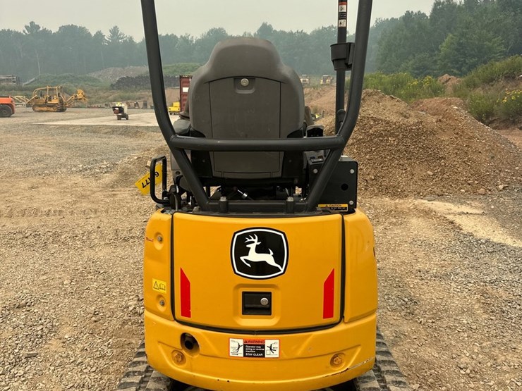 2023-deere-17g-image-4