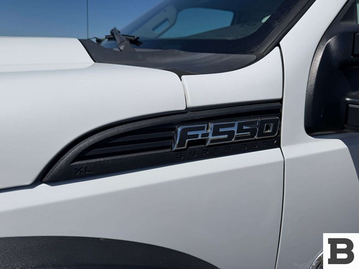 2013-ford-f550-image-13