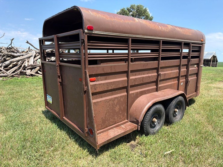 1984-circle-j-6ft-x-16ft-bumper-hitch-livestock-trailer-image-3