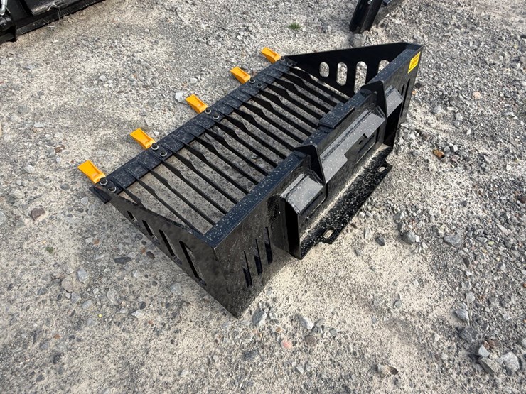 #48842-•-unused-future-rb44-43"-skid-steer-rock-bucket-ztxyscd260215-image-1
