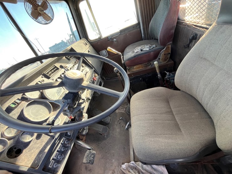 1989-kenworth-w900-image-10