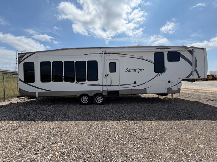 2010-forest-river-sandpiper-fifth-wheel-camper-image-7
