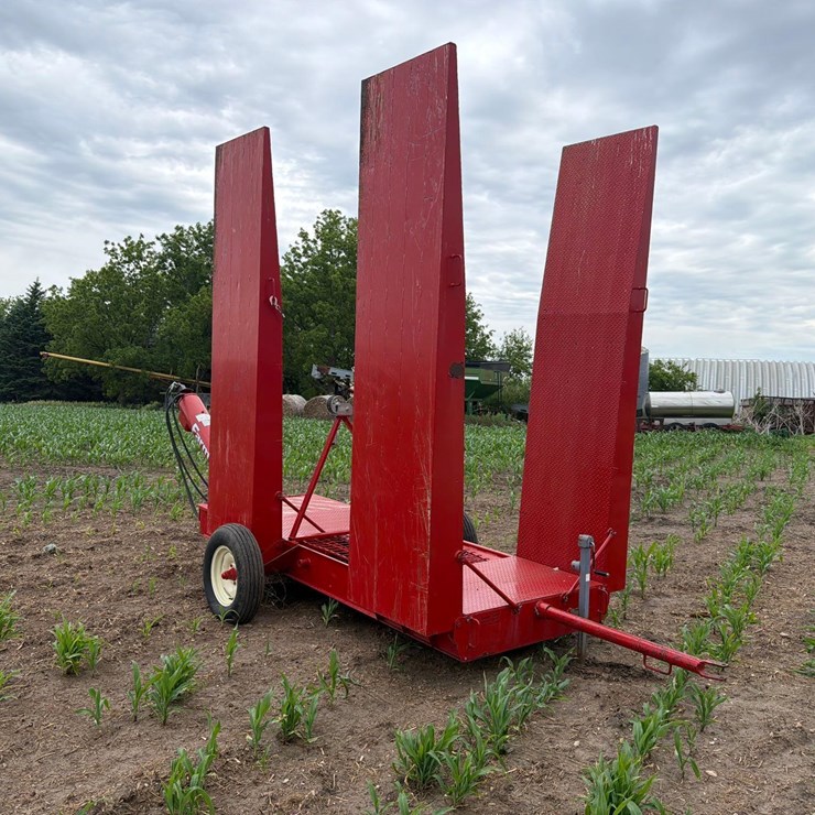 2016 Farm King Drive Over Hopper—1 Owner