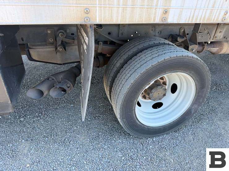 2013-ford-f550-image-33