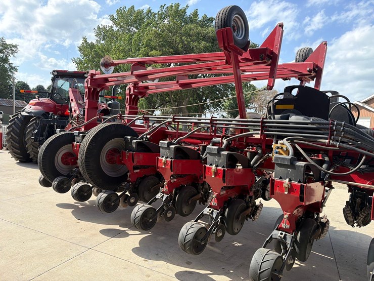 2012-case-ih-1250-image-15