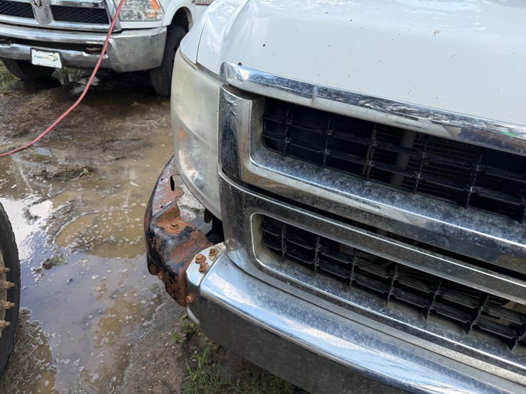 2010-chevrolet-silverado-2500-image-28