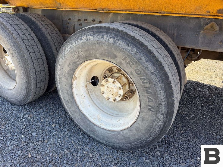 1999-mack-cl713-image-14