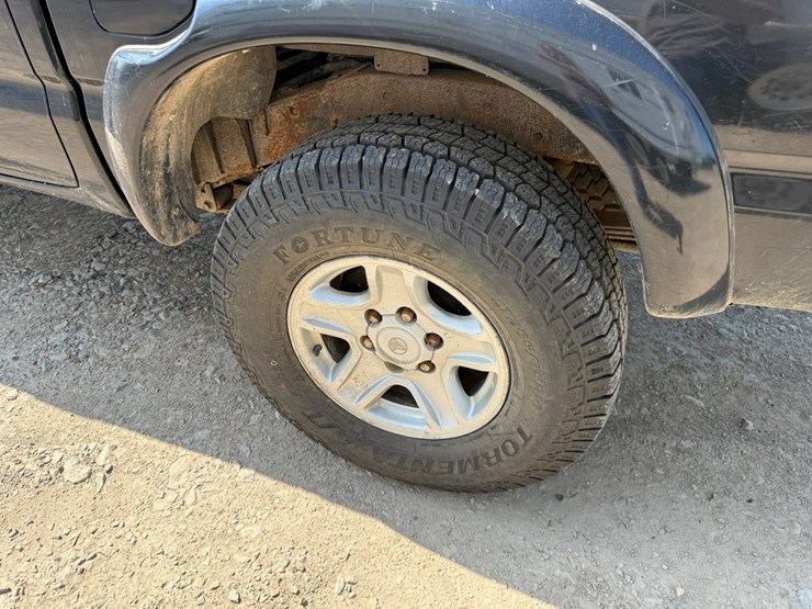 2003-toyota-tacoma-image-12