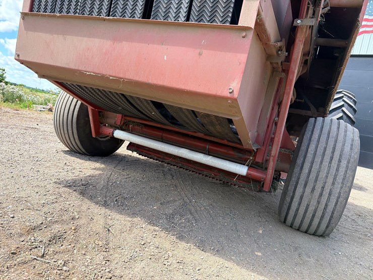 hesston-555t-image-10