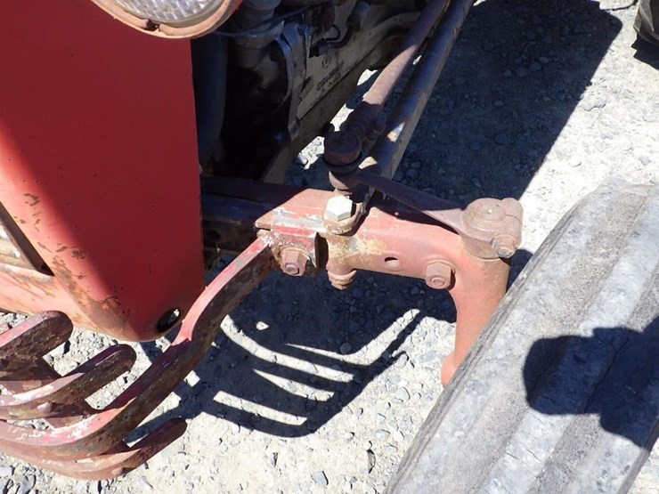 massey-ferguson-mf35-tractor-image-12