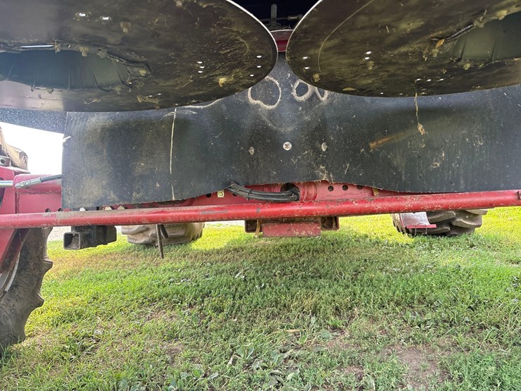 2006-international-2388-axle-flow-combine-image-30