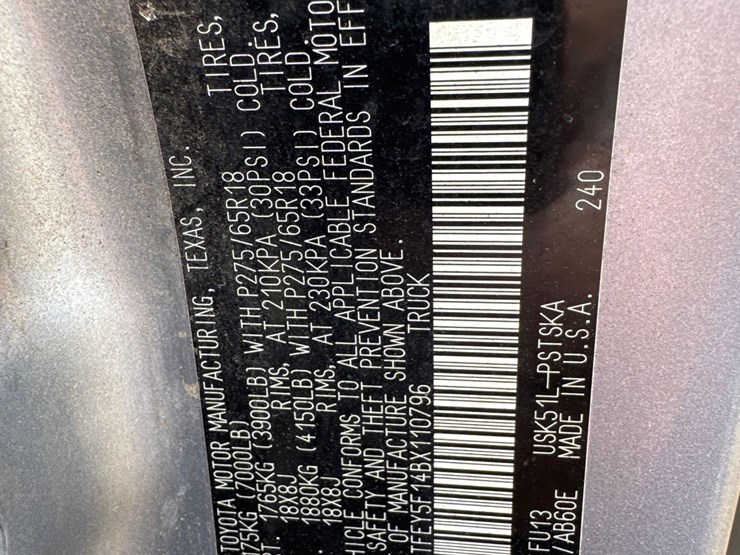 2011-toyota-tundra-sr5-image-33