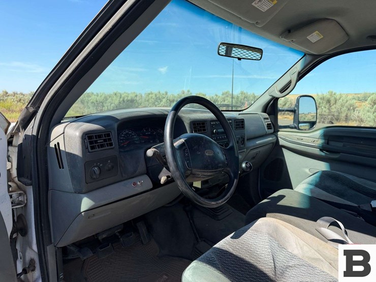 2002-ford-f550-image-29