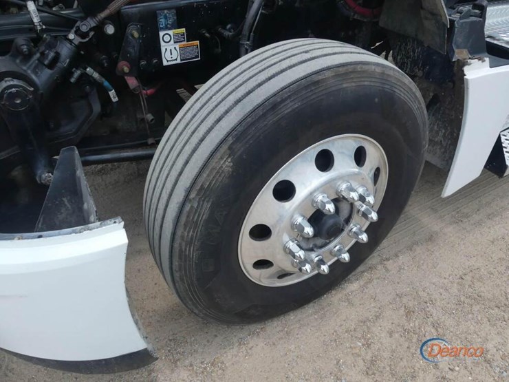 2022-kenworth-t680-image-13