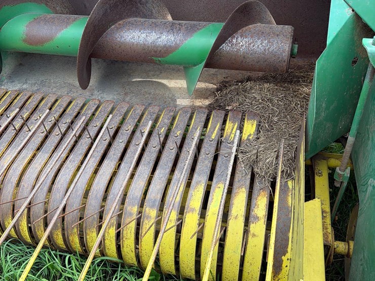 john-deere-327-image-18