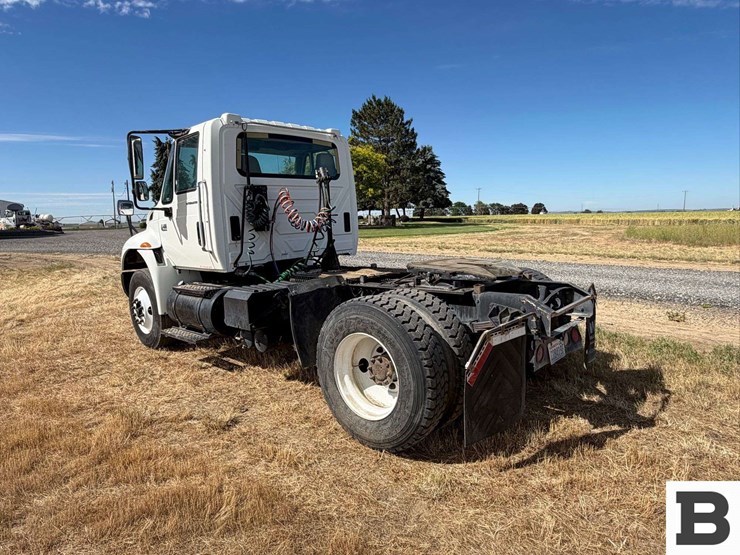 2006-international-durastar-4400-image-7