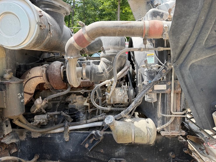 #1509-•-mack-day-cab-truck-tractor-image-14